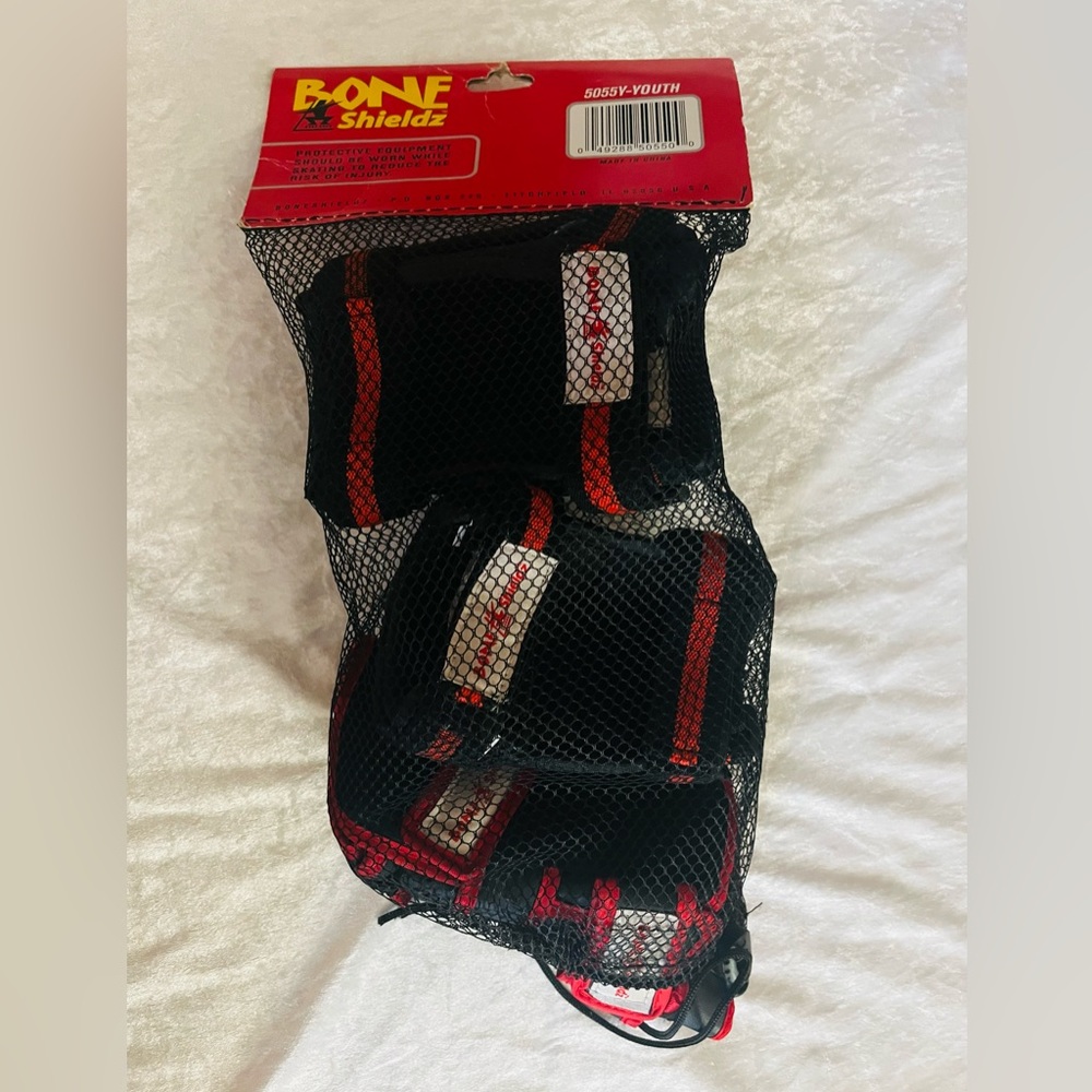 NIB Knee elbow wrist guard protective gear